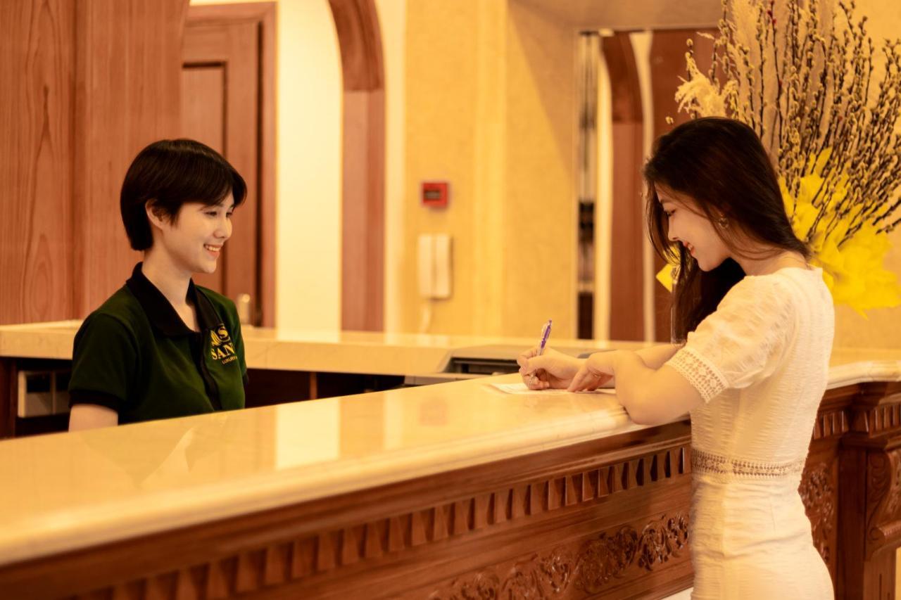 Santa Luxury Hotel Da Nang Exterior photo