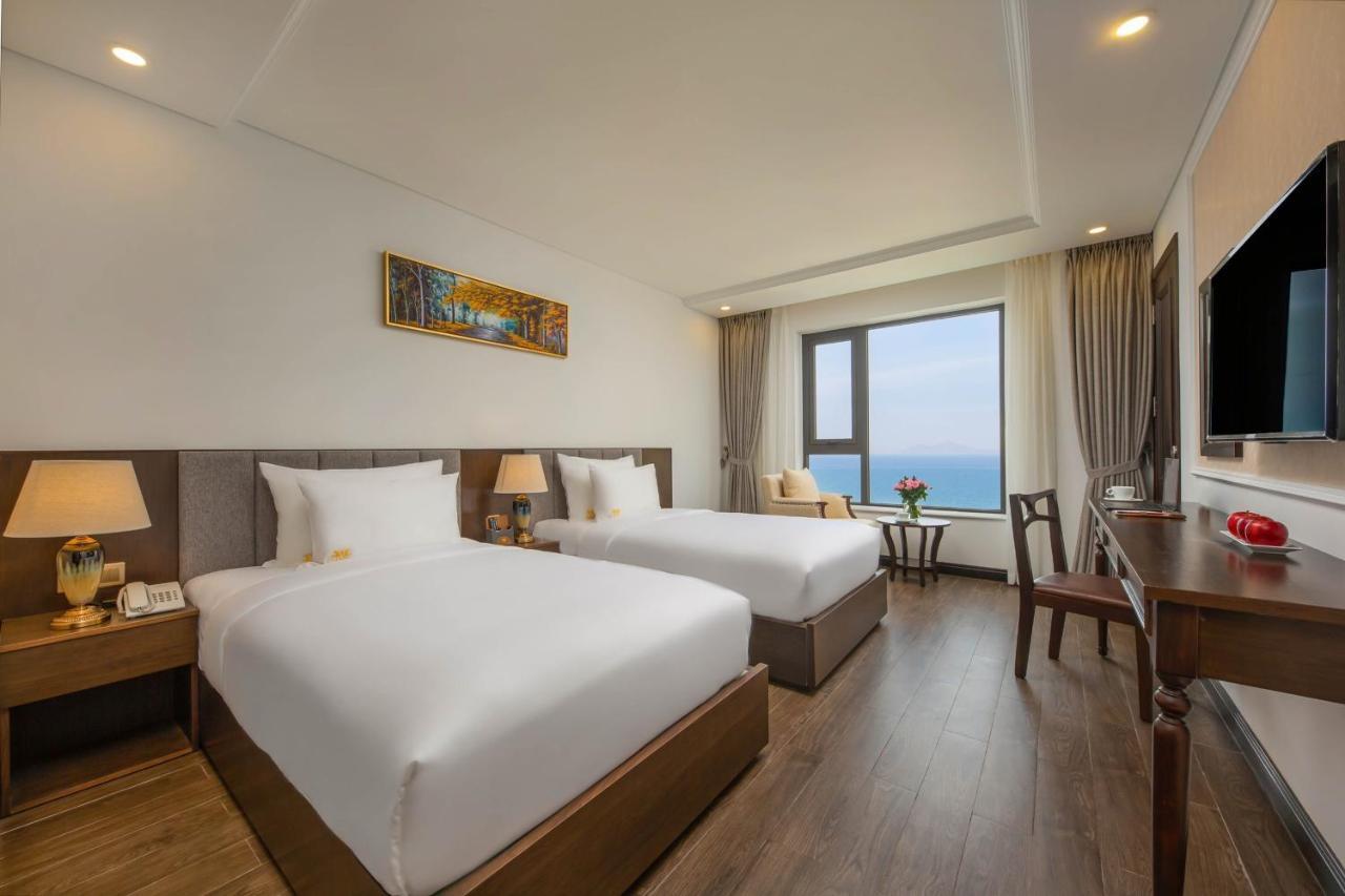 Santa Luxury Hotel Da Nang Exterior photo