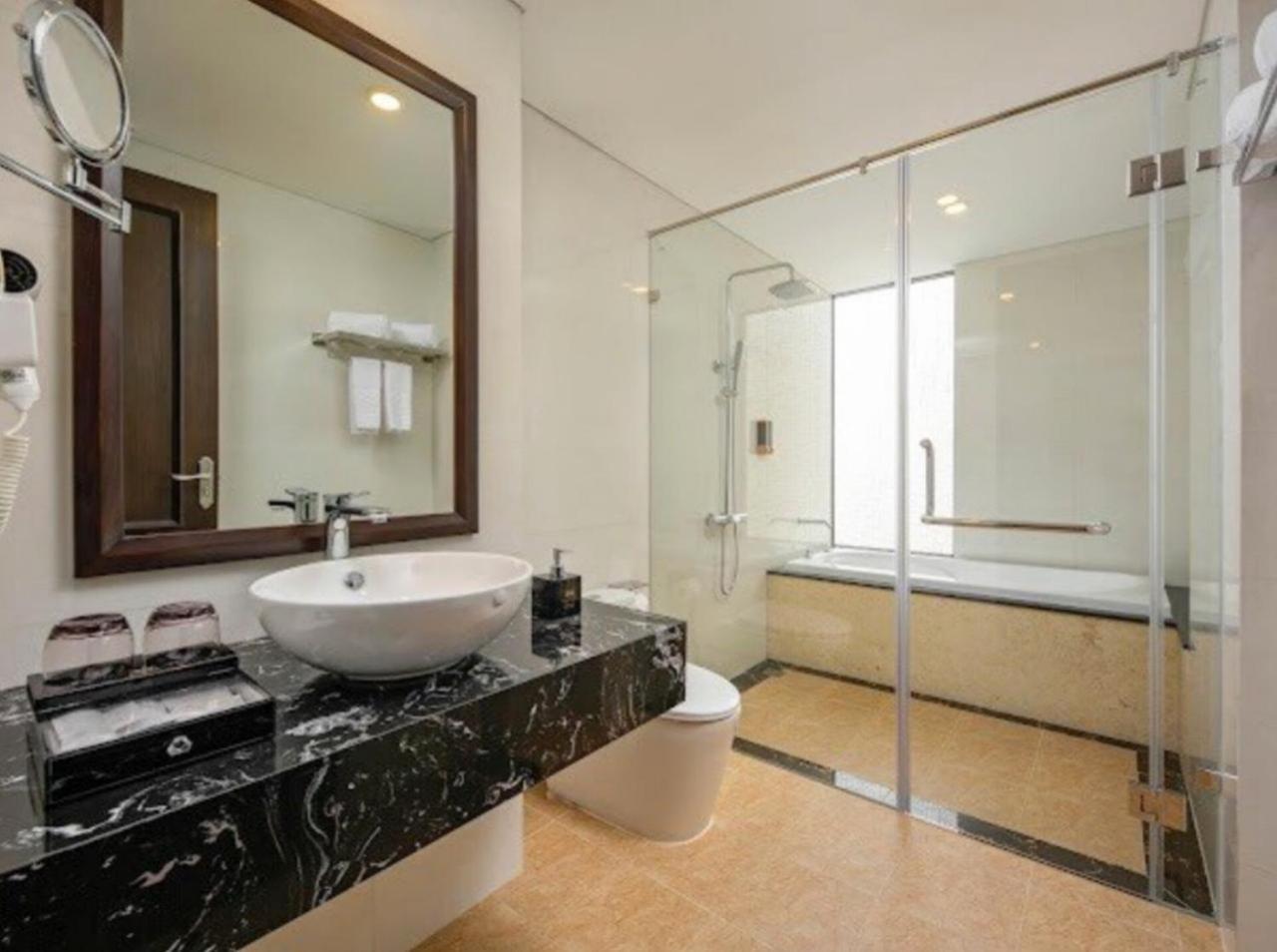 Santa Luxury Hotel Da Nang Exterior photo